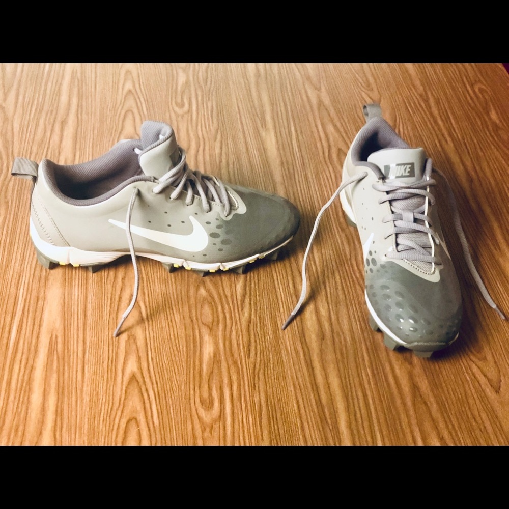 Nike Womens Hyperdiamind Softball Cleats